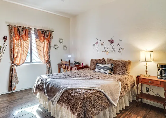 Holiday home Pet-friendly Retreat W/ Kitt Peak Views! *